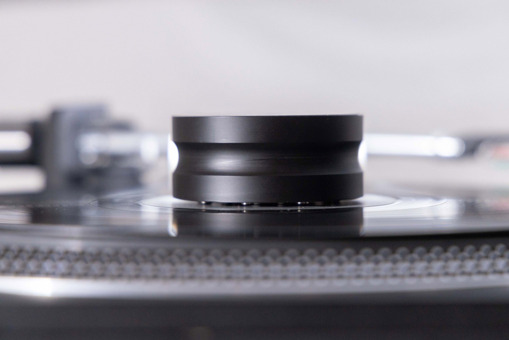Close up picture of Record Ground on Technics platter